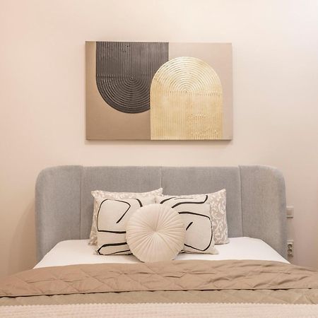 Exclusive Stylish Suite By Prestige Homes Next To The Oktogon Budapest Esterno foto