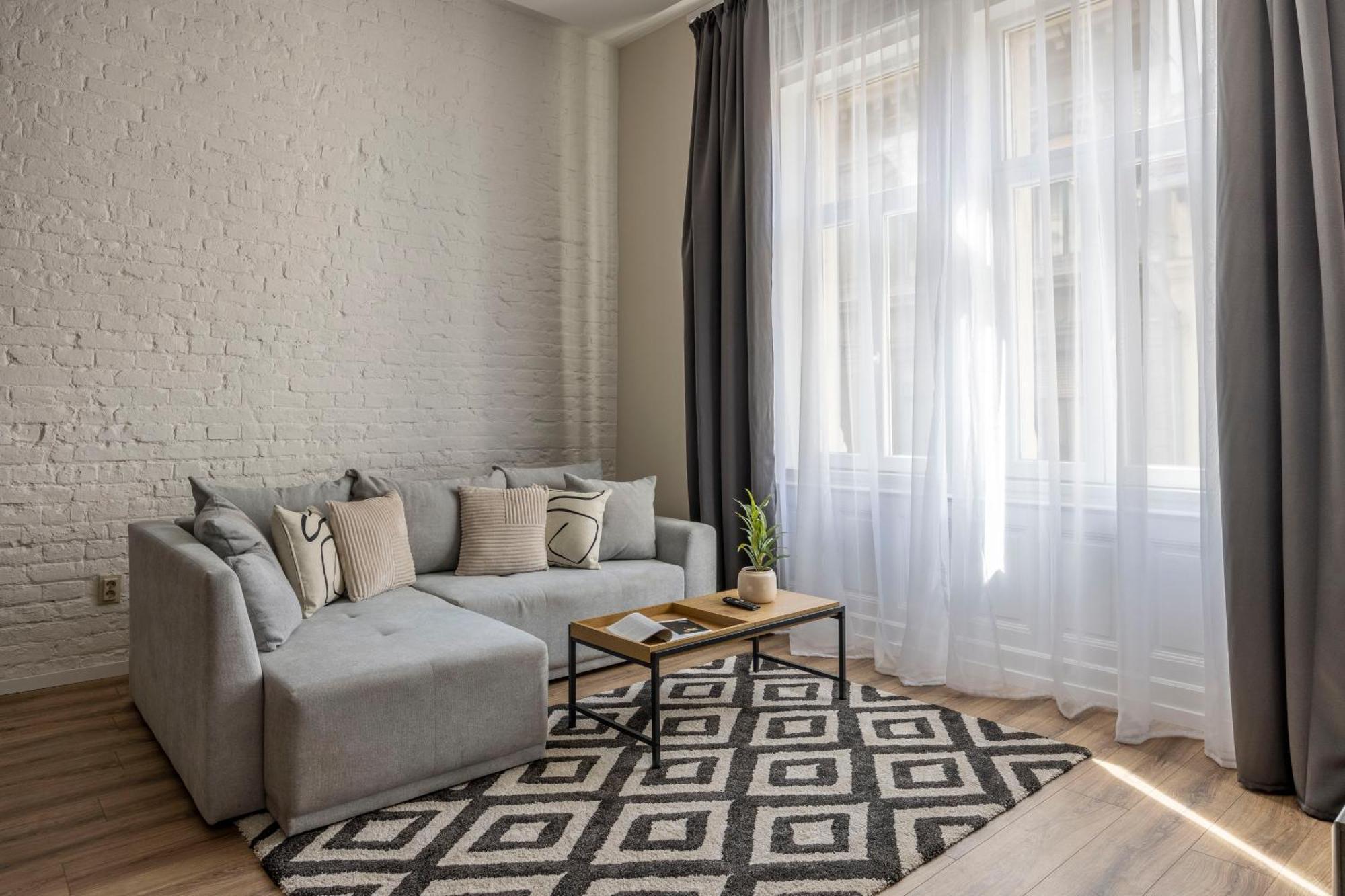 Exclusive Stylish Suite By Prestige Homes Next To The Oktogon Budapest Esterno foto